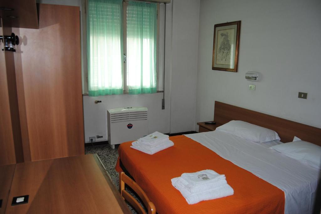 Hotel Trevi Cesenatico Exterior foto